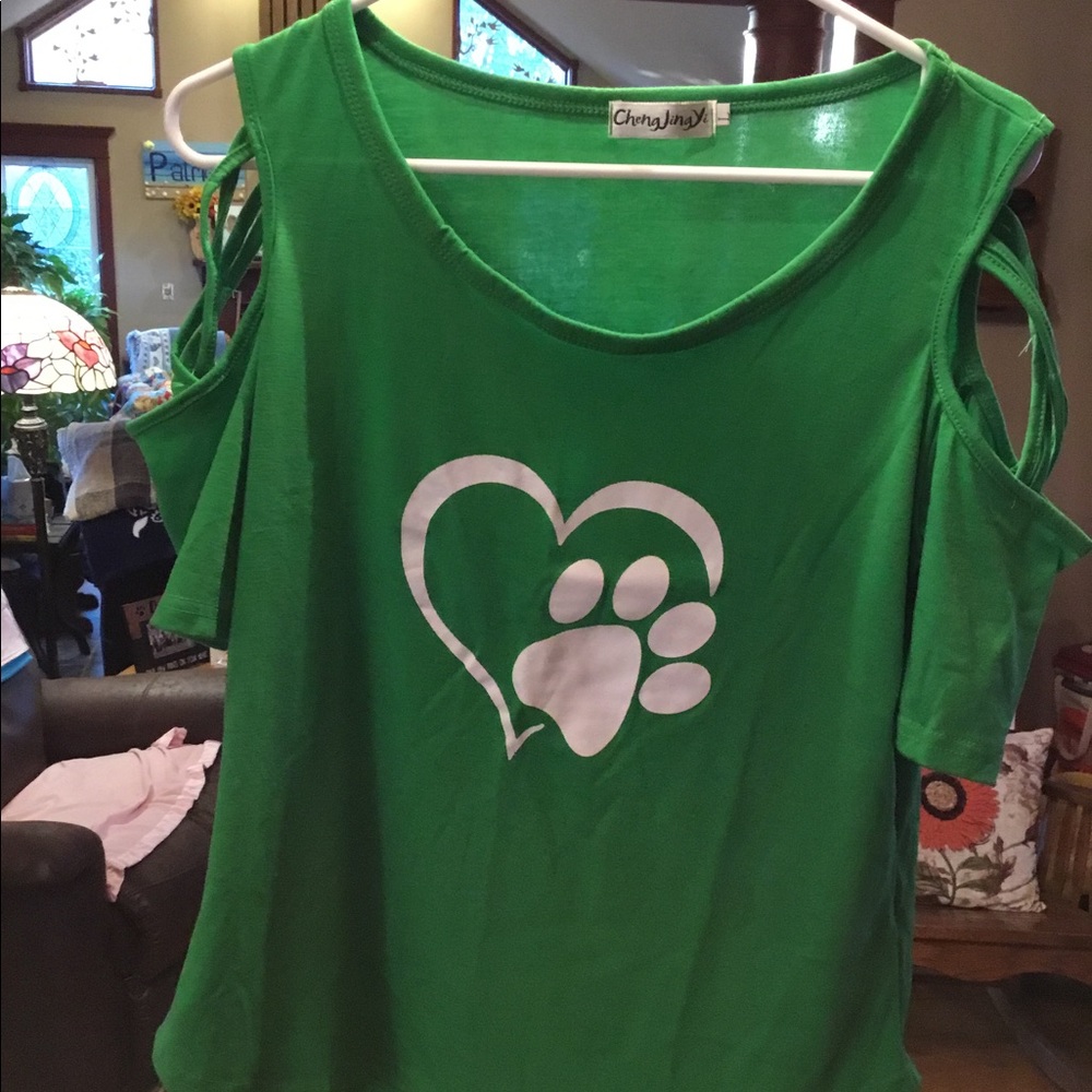 Women’s brand new top size L.